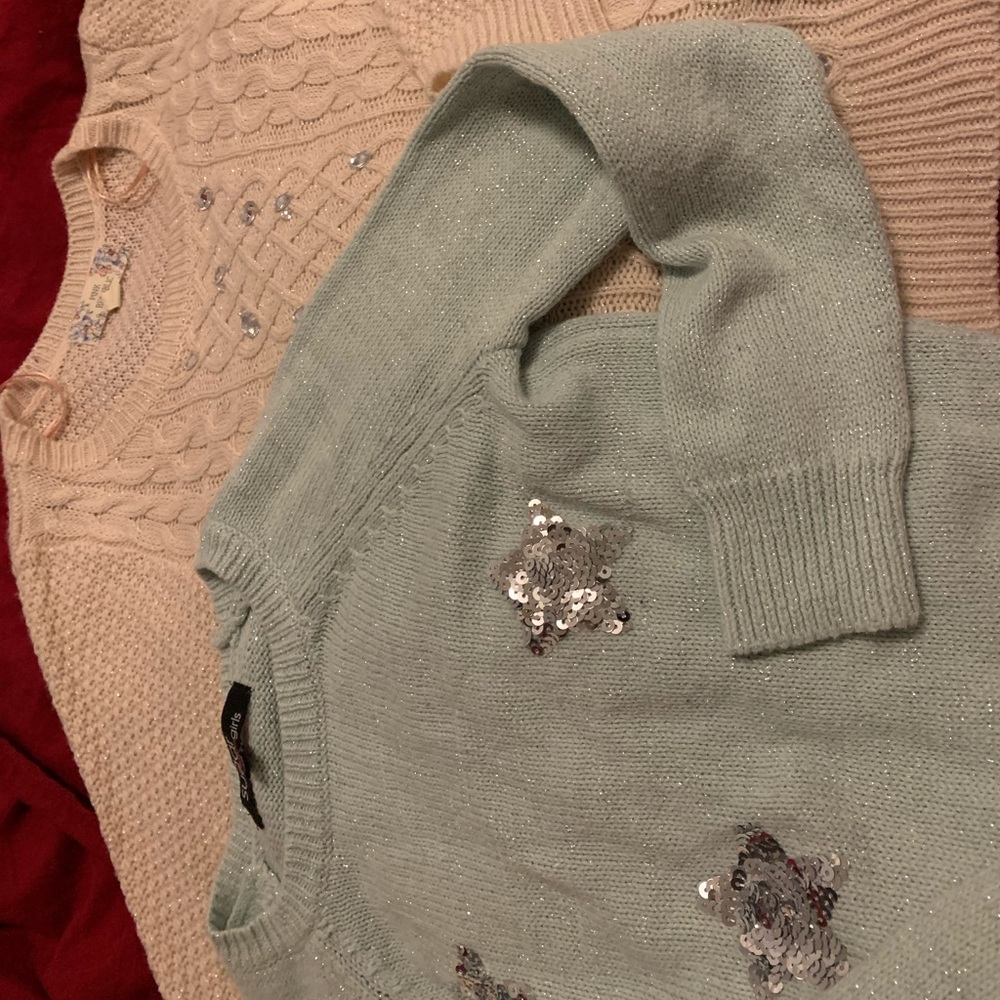 ❌🚫SOLD- Girls fashionable sweaters
